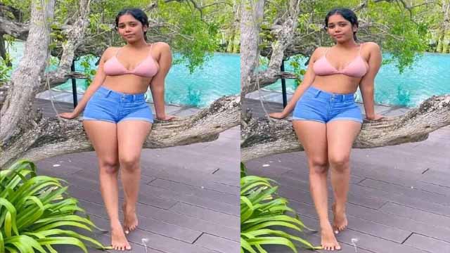 Lankan Babe Nude Showing Boobs And Rubbing Her Pussy