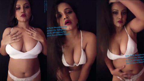 Priya gamre Nude Hot Big Boobs Pressing Live