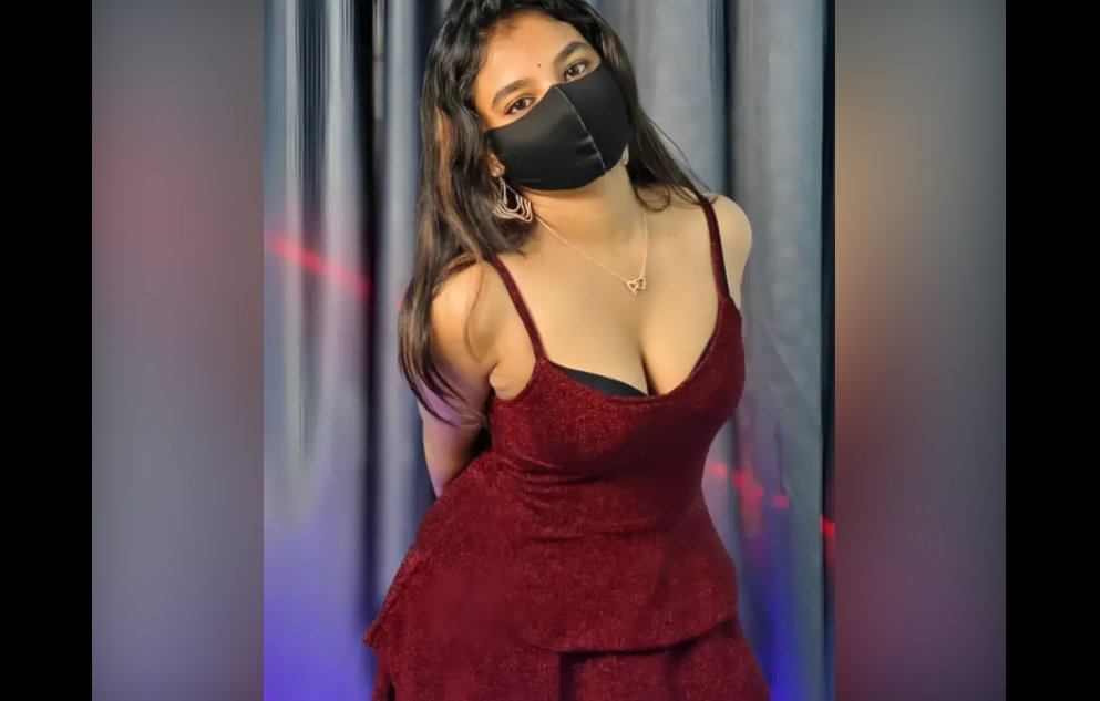 Aleena Kween aka Zugerlips Nude Boobs & Pussy Rubbing Clip