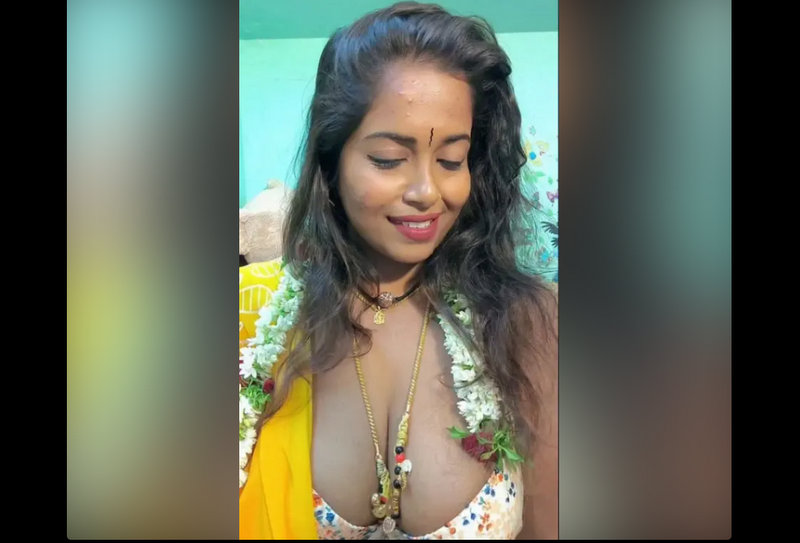 Tamil Influencer Suganthi Sugan Naked Viral Topless Huge Boobs Tease Live