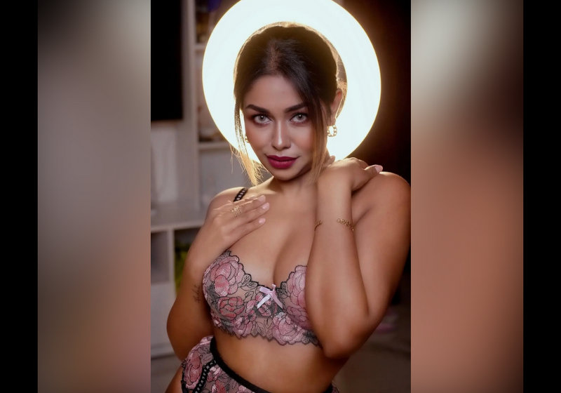 Instagram Model Survi Modal Naked Trending Hot Shower, boobs & Pussy teasing video