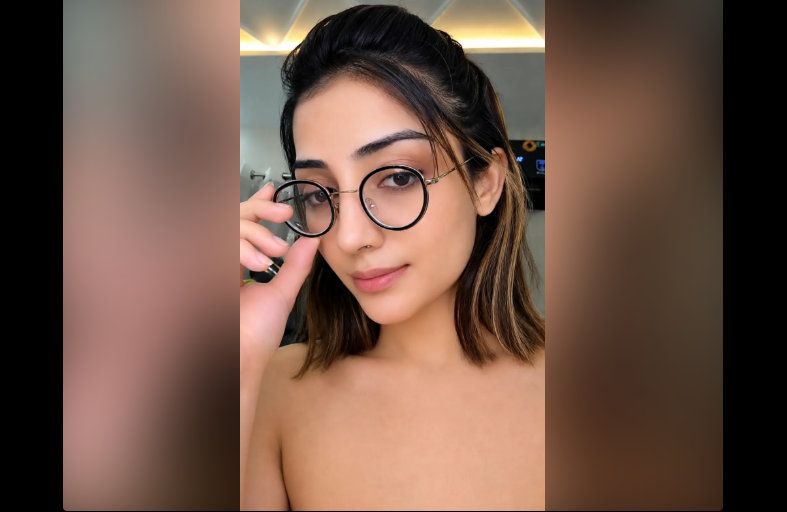 Mishoo Khalifa Naked Leaked Teasing Big Tits and Rubbing Pink Pussy on Live Tango