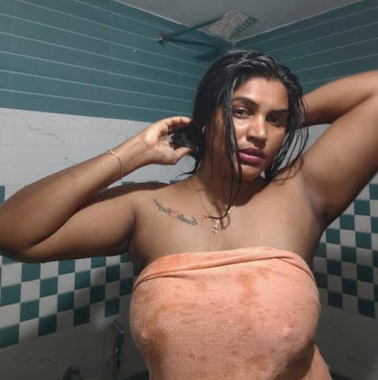 Mallu Reshma Rechu naked leaked Wet big tits & Nipple Visible during shower Full Clip